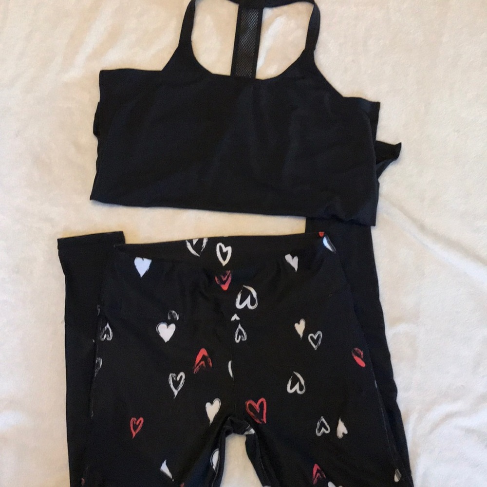 Fabletics Demi Lovato workout outfit